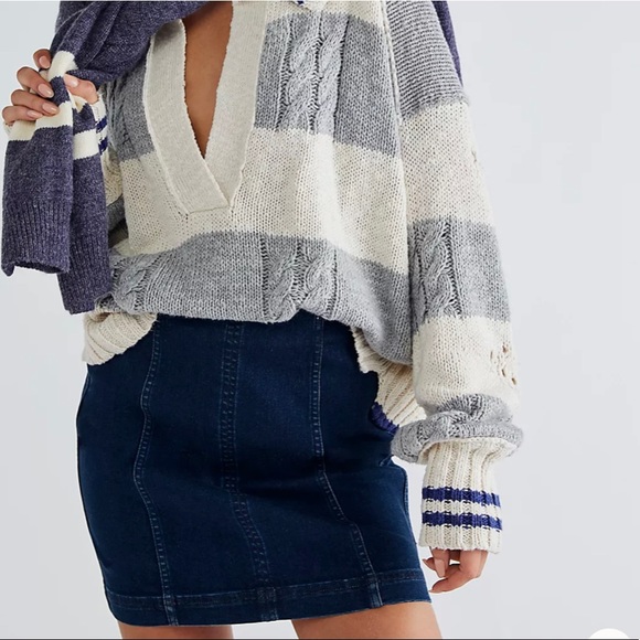 Free People - Denim Mini Skirt - Body Hugging Silhouette - Woman’s Size: 6 and 8 - Picture 2 of 12